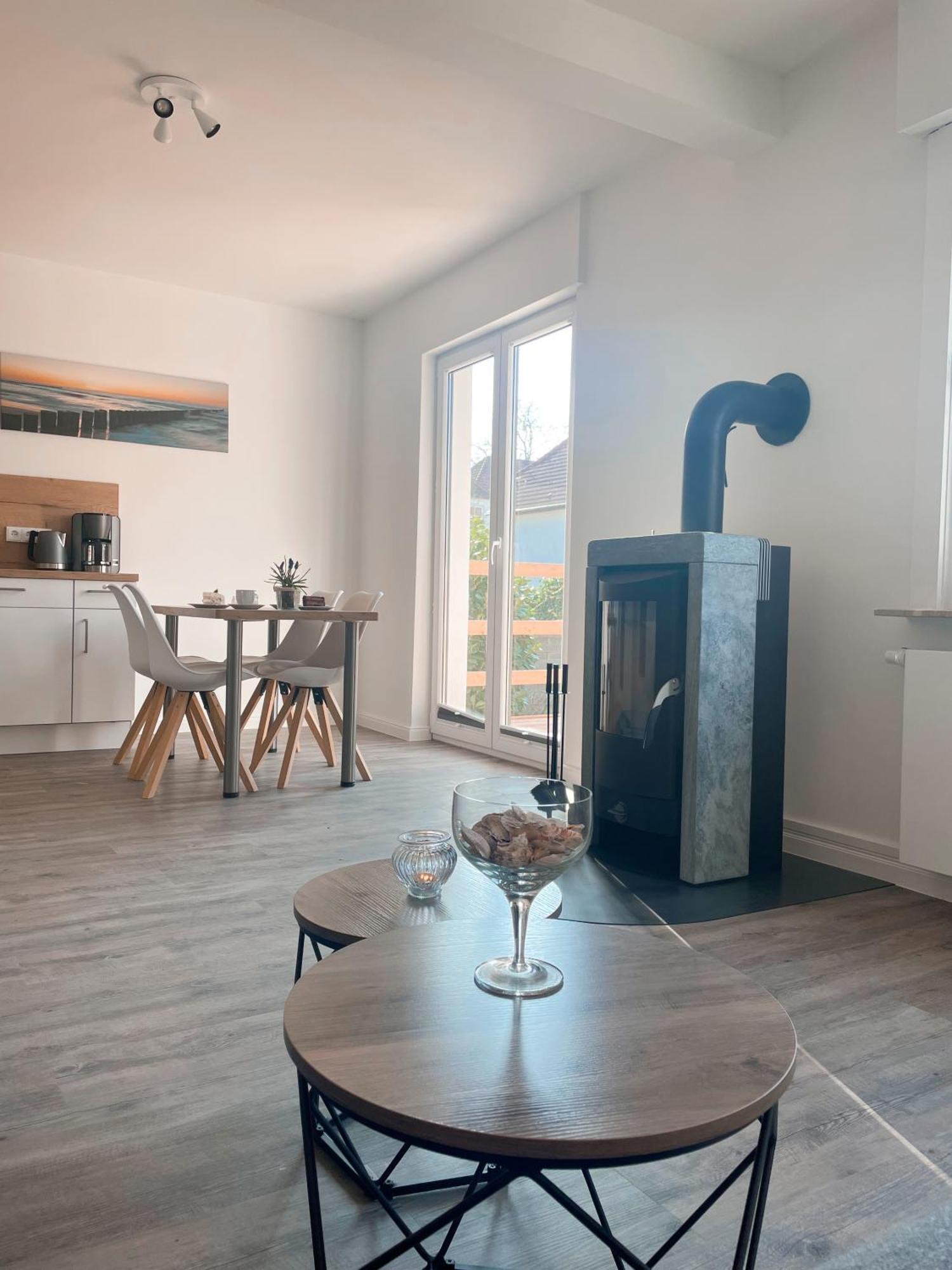 Ferienwohnung Haus Urvasi Lübeck Exterior foto